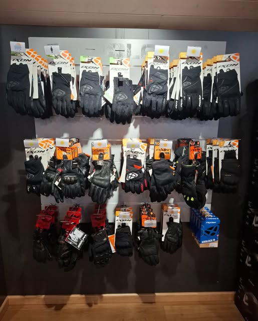 Venez découvrir nos nouveautés gants IXON